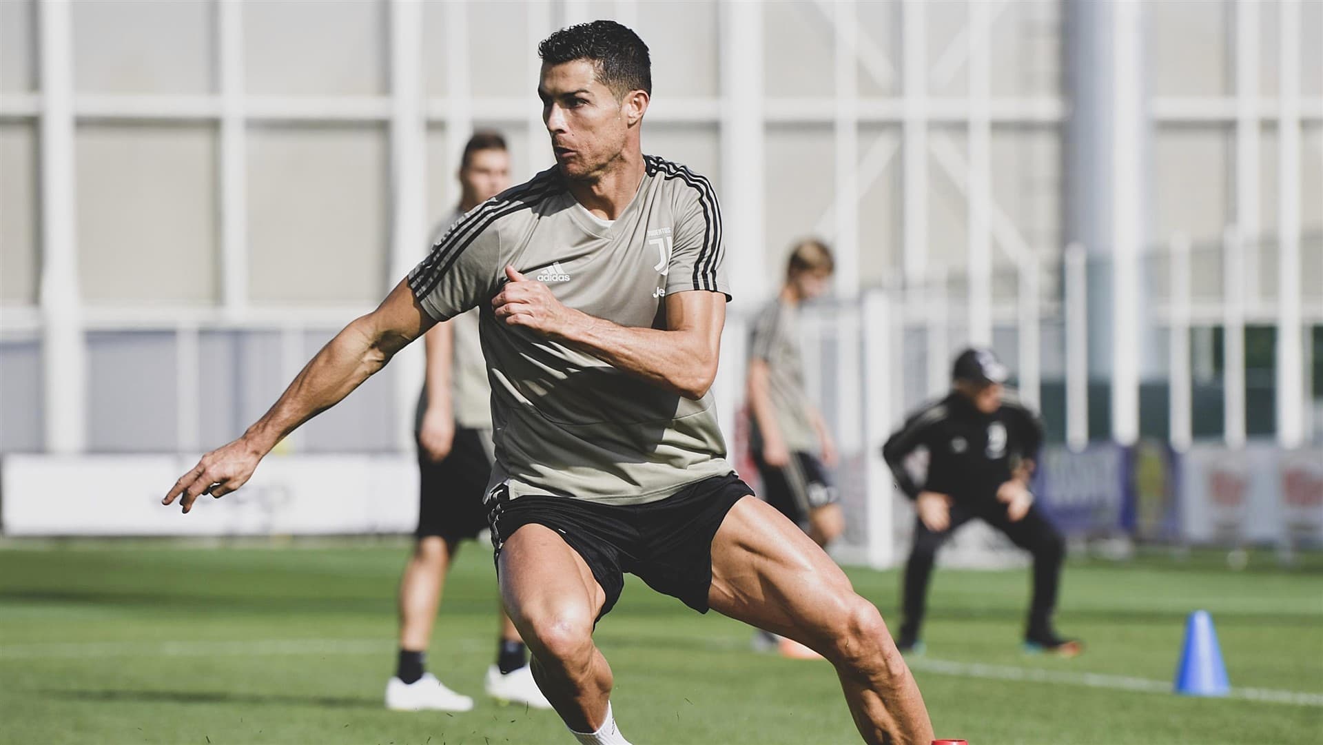 Cristiano Ronaldo is one of the fittest footballers on the planet. He adheres to a structured exercise, feeding and sleeping pattern. See the secrets that make Cristiano Ronaldo stay in shape at all times.