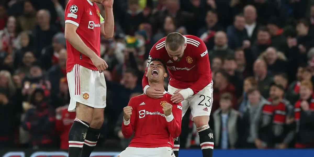 Cristiano Ronaldo once again saved his team from failure. With two of his goals, Manchester United equaled Atalanta for the Champions League.