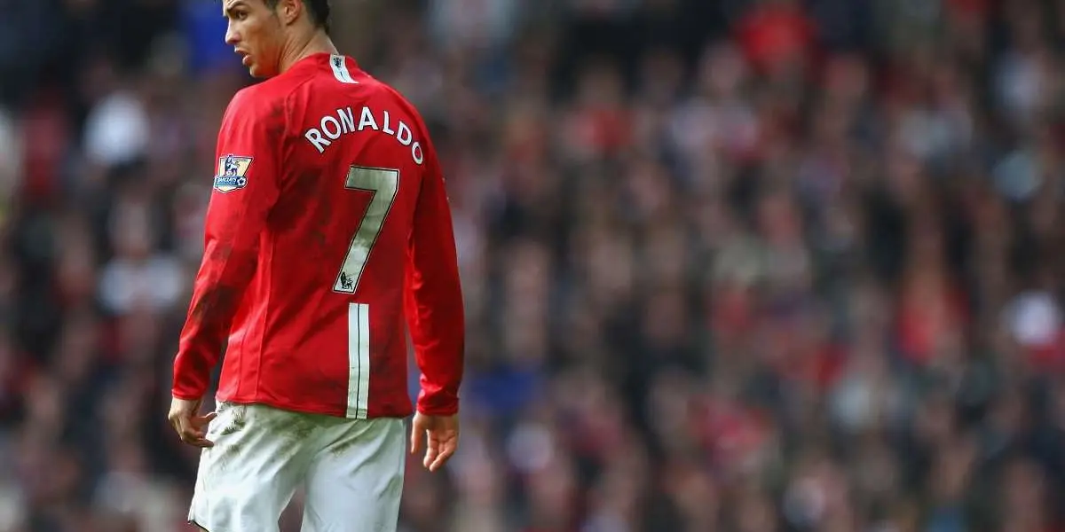 Cristiano Ronaldo returned to Manchester United recovering the number that characterizes him so much. The ‘Commander’ decided to send a message of thanks to Cavani for the gesture.