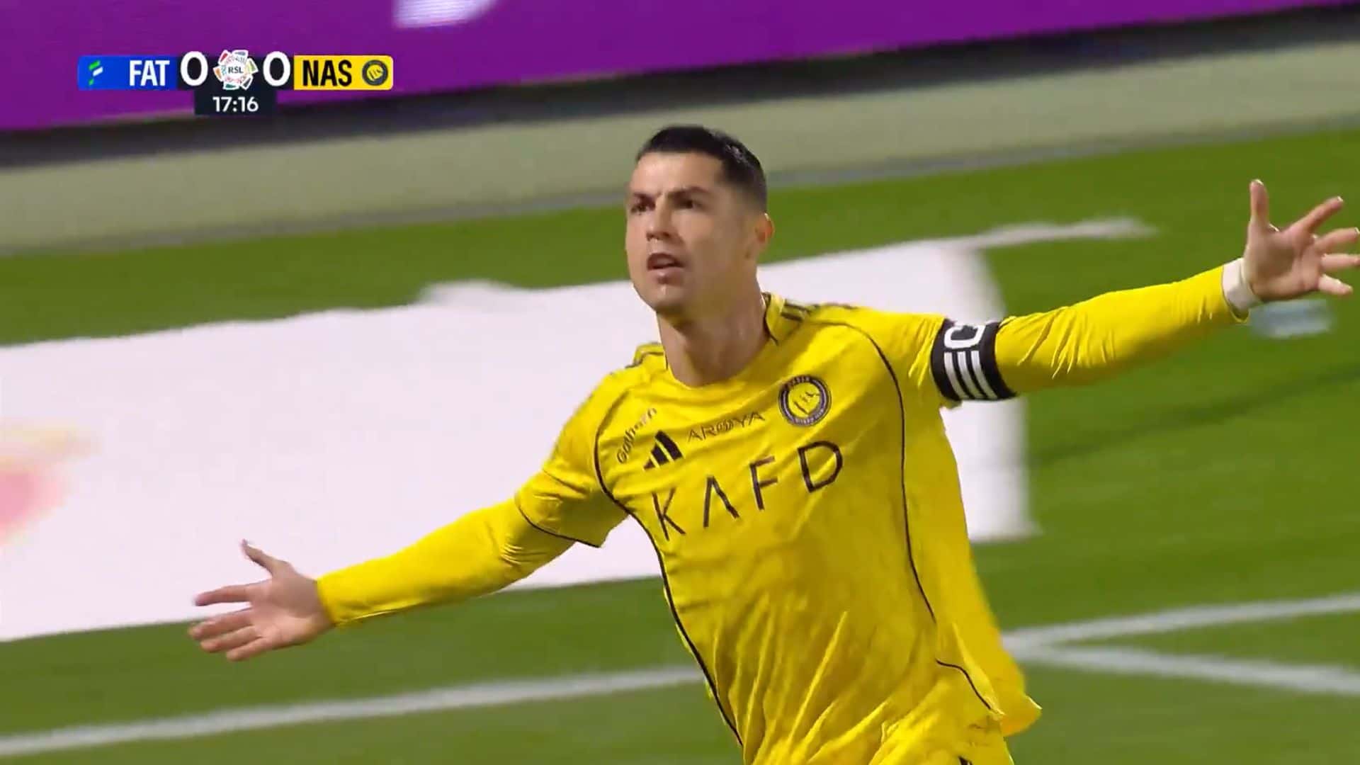 Cristiano Ronaldo scores again and carries 962th in his carreer