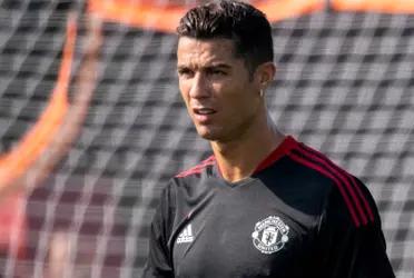 Cristiano Ronaldo was for the first time at the Manchester United facilities where he was training his new teammates. He also had a chat with his coach Ole Gunnar Solskjaer.