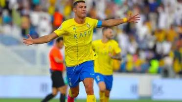 Cristiano Ronaldo with the Al Nassr jersey.