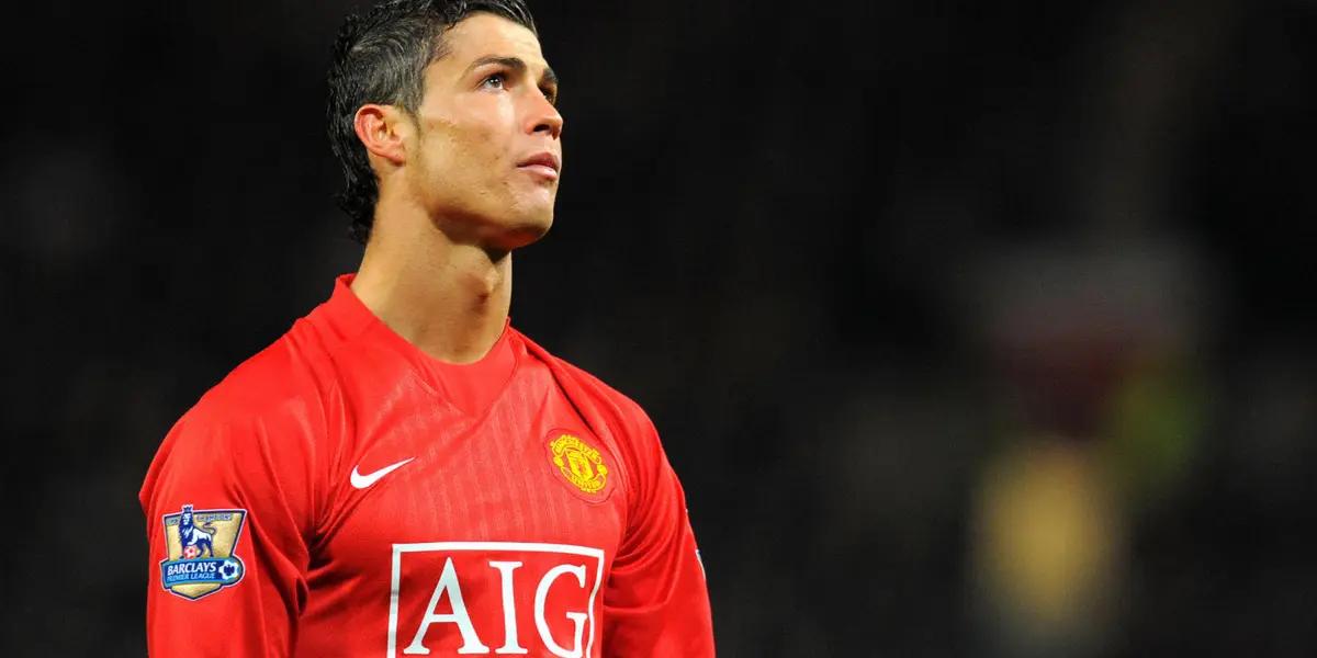 Cristiano Ronaldo's agent, Jorge Mendes has offered the 5-time Ballon d'Or winner to Manchester City. A fee of £25m is expected to be enough to complete the signing of the former United player from Juventus.