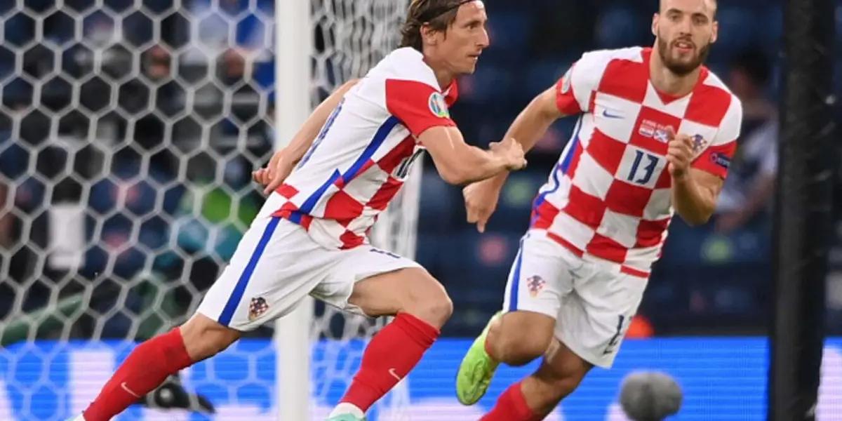 Croatia and Russia are currently in a match to decide who wins group H. What is their head to head record?