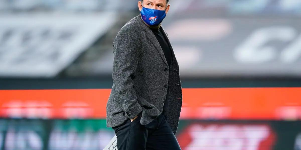 Cruz Azul's coach, Juan Reynoso, is a trend in Mexico after the poor result of the National Team against the United States.