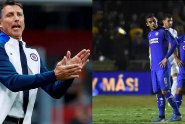 Cruz Azul's coach Robert Dante Siboldi let go of a player who was not going to use and now regrets his decision.