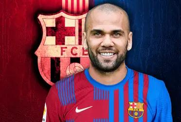 Dani Alves returned to Barcelona with a bid to help the club out of its current woes. He will be unveiled on Wednesday, see how much it will cost.