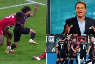 David Faitelson uncovers the issue of the interest in protecting Mexico, covering up mediocrity and giving away a penalty kick.