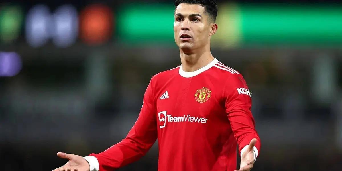 Despite Cristiano Ronaldo confirmed his continuity at Manchester United, Erik Ten Hag decided to keep him on the bench.