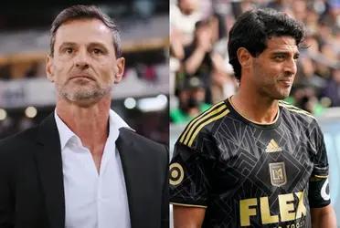 Diego Cocca and the message he has for players like Carlos Vela