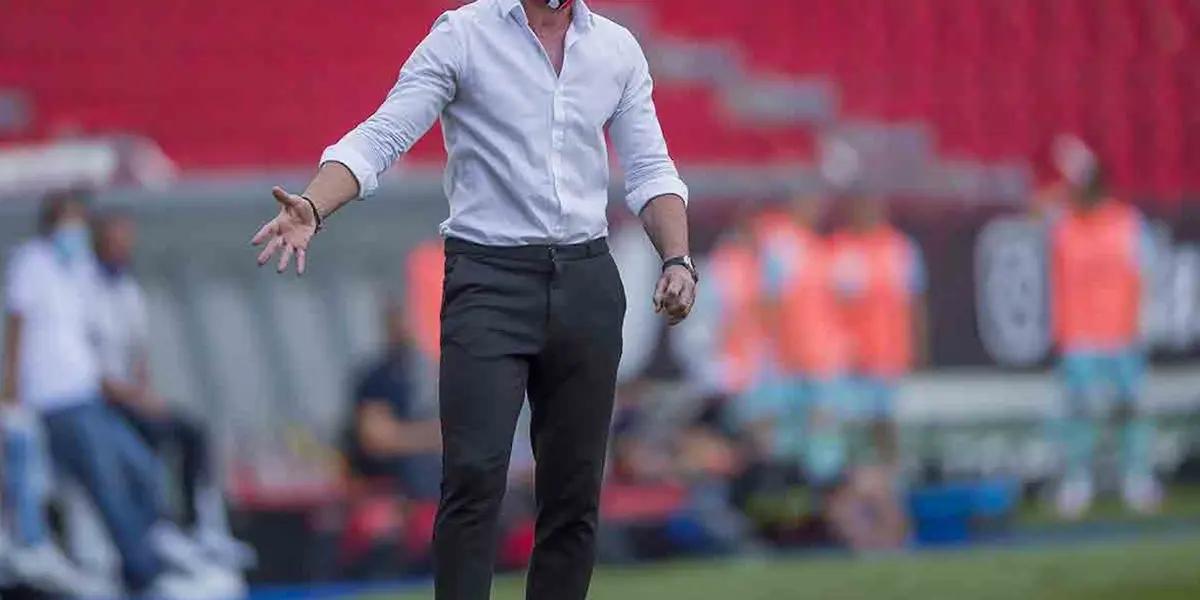 Diego Cocca confirmed that one of his best players could not see action in the Clásico Tapatío