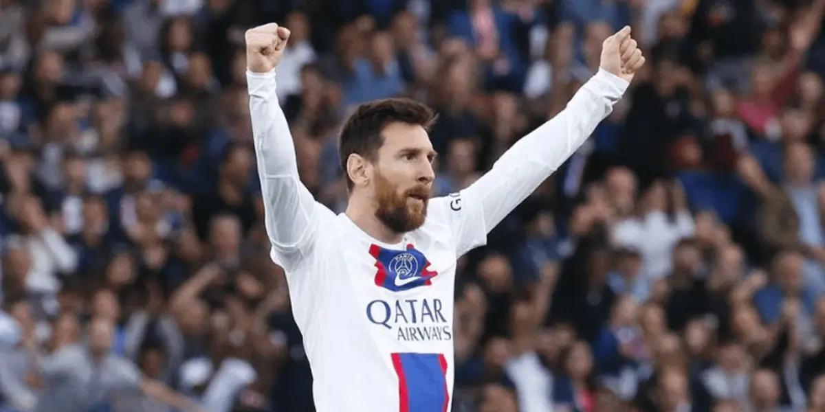 During the Qualifiers, he invaded the field of play and, in his intention to take a photo with Leo, hit him.