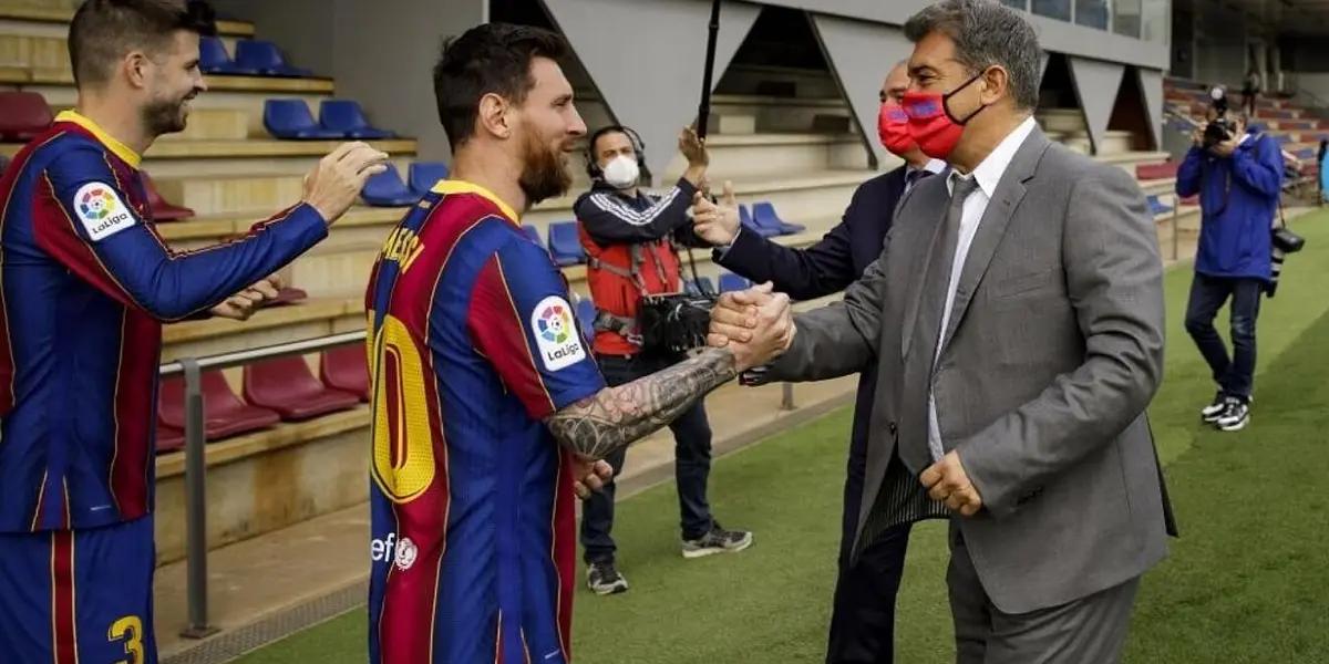 En los despachos del Camp Nou hay una lista de jugadores transferibles para conseguir el objetivo de rebajar 200 millones entre sueldos y amortizaciones.