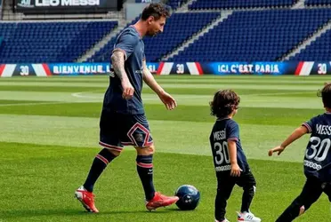 Every son has his dad as a hero. And if not, we should ask Thiago Messi, who already dreams of following in his father's footsteps, in the elite of world football.