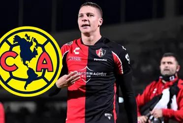 Everything seems to indicate that the Argentine striker could wear the Azulcrema uniform next season.