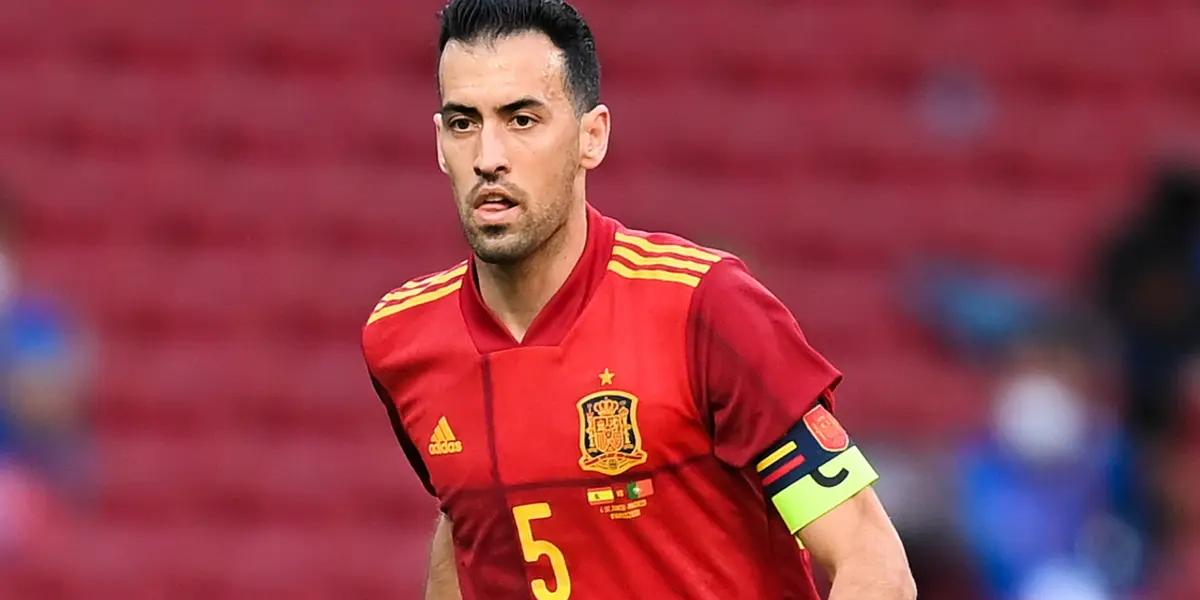 FC Barcelona’s coach does not stop cutting out important players and the fans are getting a bit upset about it.