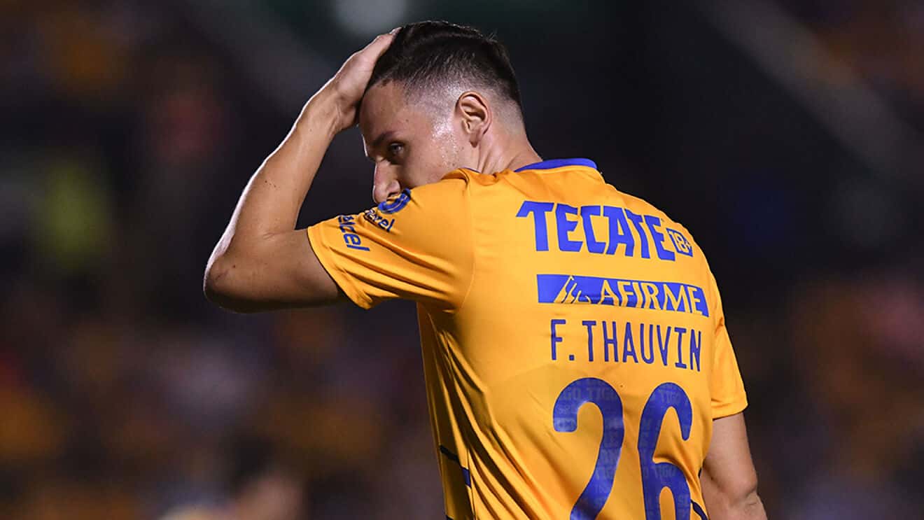 Florian Thauvin is a French footballer born in the city of Orleans, who works as a midfielder, currently plays for Tigres, being the highest paid player in the entire Liga MX.