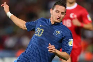 Florian Thauvin is a French footballer born in the city of Orleans, who works as a midfielder, currently plays for Tigres, being the highest paid player in the entire Liga MX.