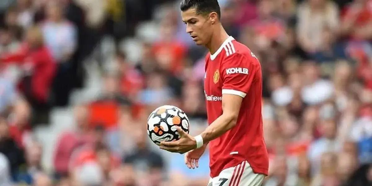 Former Barcelona presidential candidate Victor Font has told the club to sign Cristiano Ronaldo. Will he be a good fit at Barcelona?