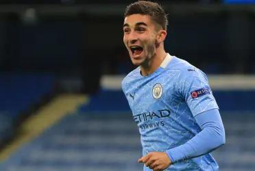 Former Valencia player, Ferran Torres has attracted the interest of Barcelona new coach Xavi Hernandez.