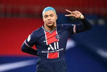 France forward, Kylian Mbappe might be on the verge of leaving PSG after the 21-year-old is stalling on extending his current contract beyond 2022. The club is willing to increase Mbappe's wages to £403,000 to make the prolific forward stay at the club.