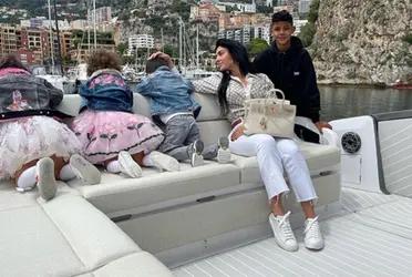 Georgina Rodríguez, along with Cristiano Ronaldo's children, dazzles Monaco with their luxury yacht