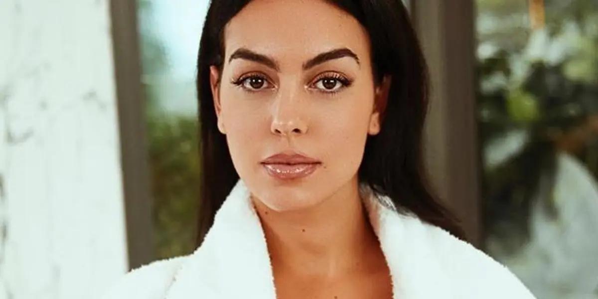 Georgina Rodriguez delighted the audience with her captivating look, but a striking phrase has piqued the curiosity of many. Not even Cristiano Ronaldo would have dared to describe himself the way she did.