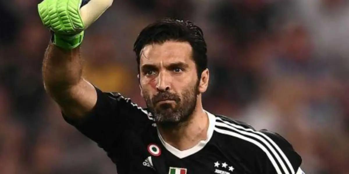 Gianluigi Buffon with the Juventus jersey. (Source: El Telégrafo)