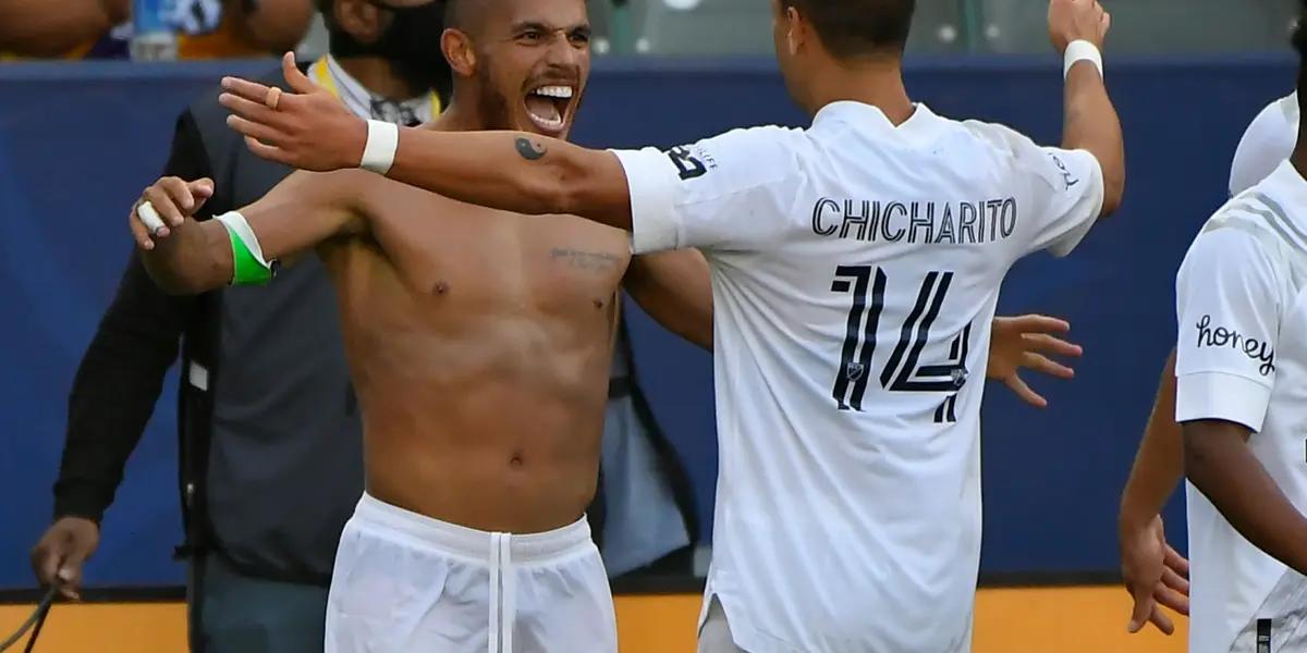 Greg Vanney will count with the Mexicans Javier Hernández and Jonathan dos Santos, who will seek to gain the confidence of the coach