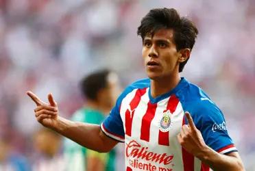 Guadalajara’s team played a really good match without the striker and now fans are wondering when would he leave.