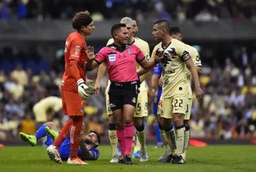 Guillermo Ochoa and Nahuel Guzman disputed who the best goalkeeper in Liga MX was and Ochoa taught him in a particular way because he believes he is.