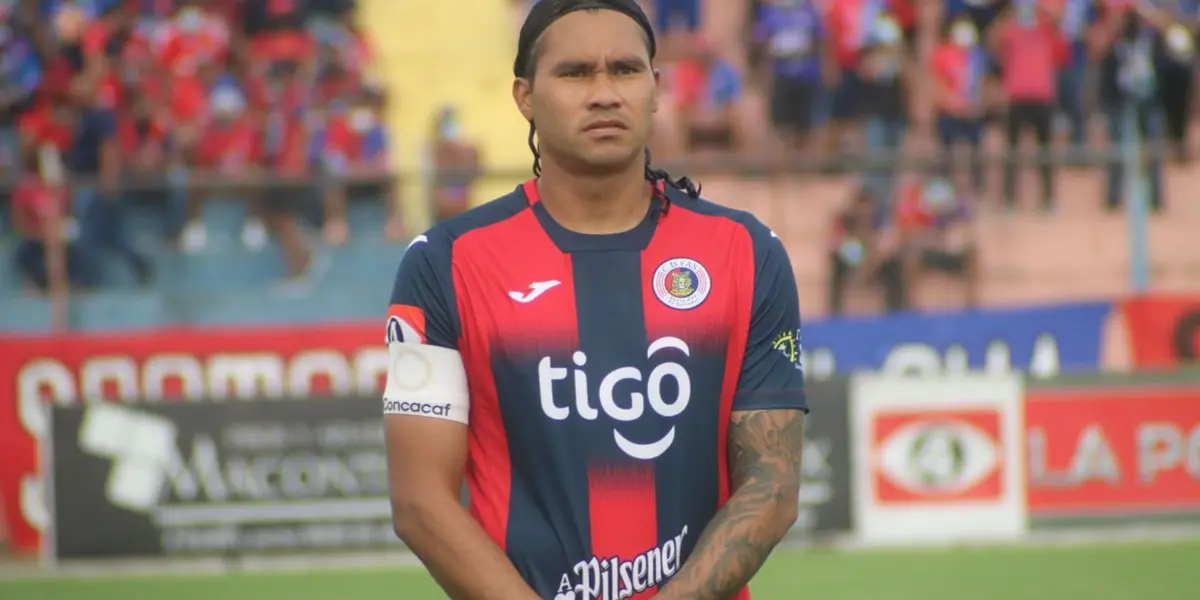 "Gullit" has been without a club since the beginning of January.