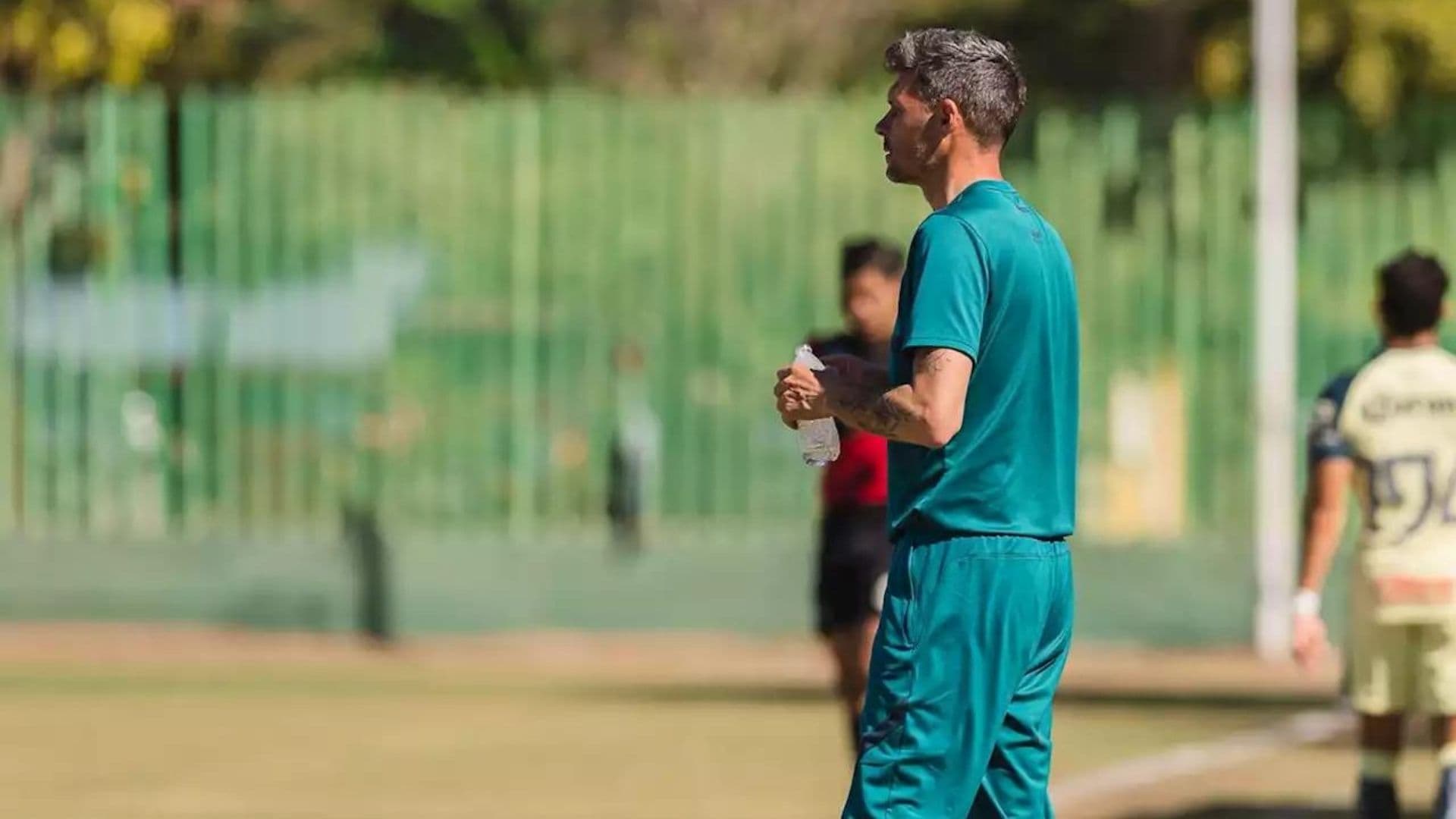 He coached his first game against Monterrey.