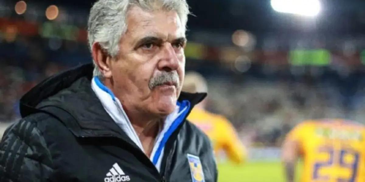 He didn't played last semester because Tigres didn't registered him.