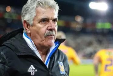 He didn't played last semester because Tigres didn't registered him.