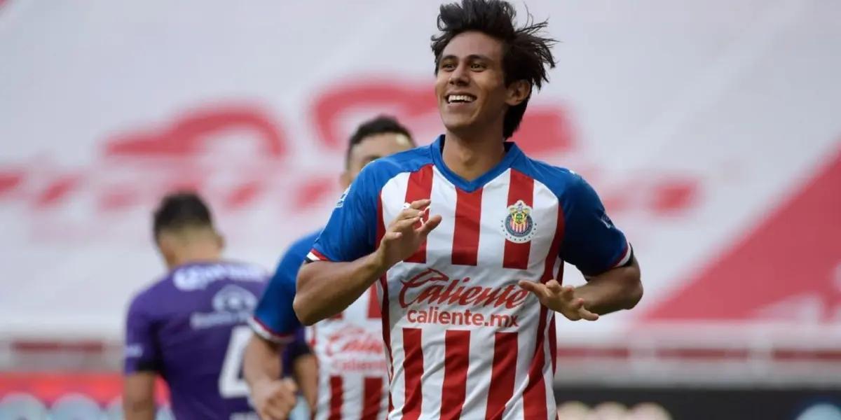 He joined Chivas for a third stint in his short career.