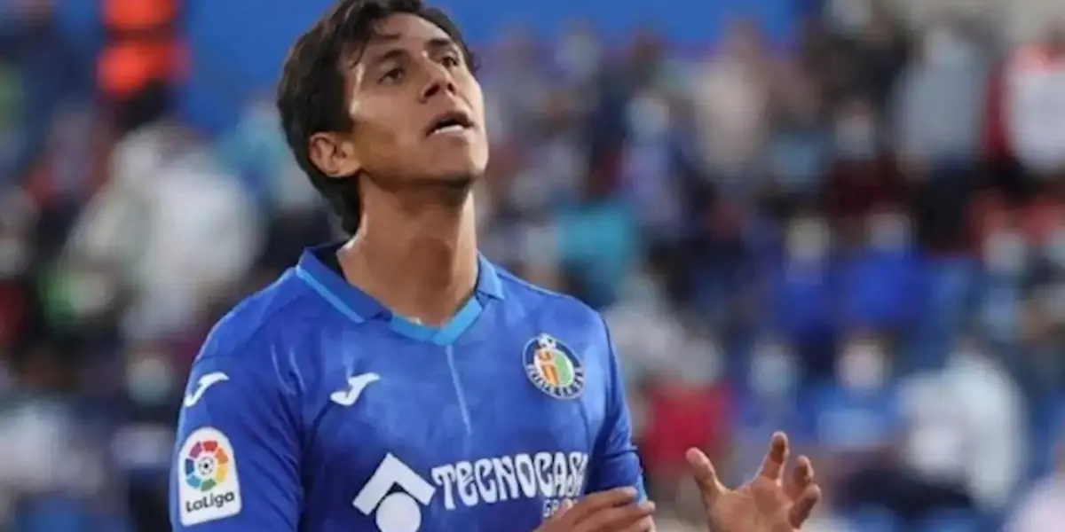 He joined Getafe on a 1-year loan from Chivas.