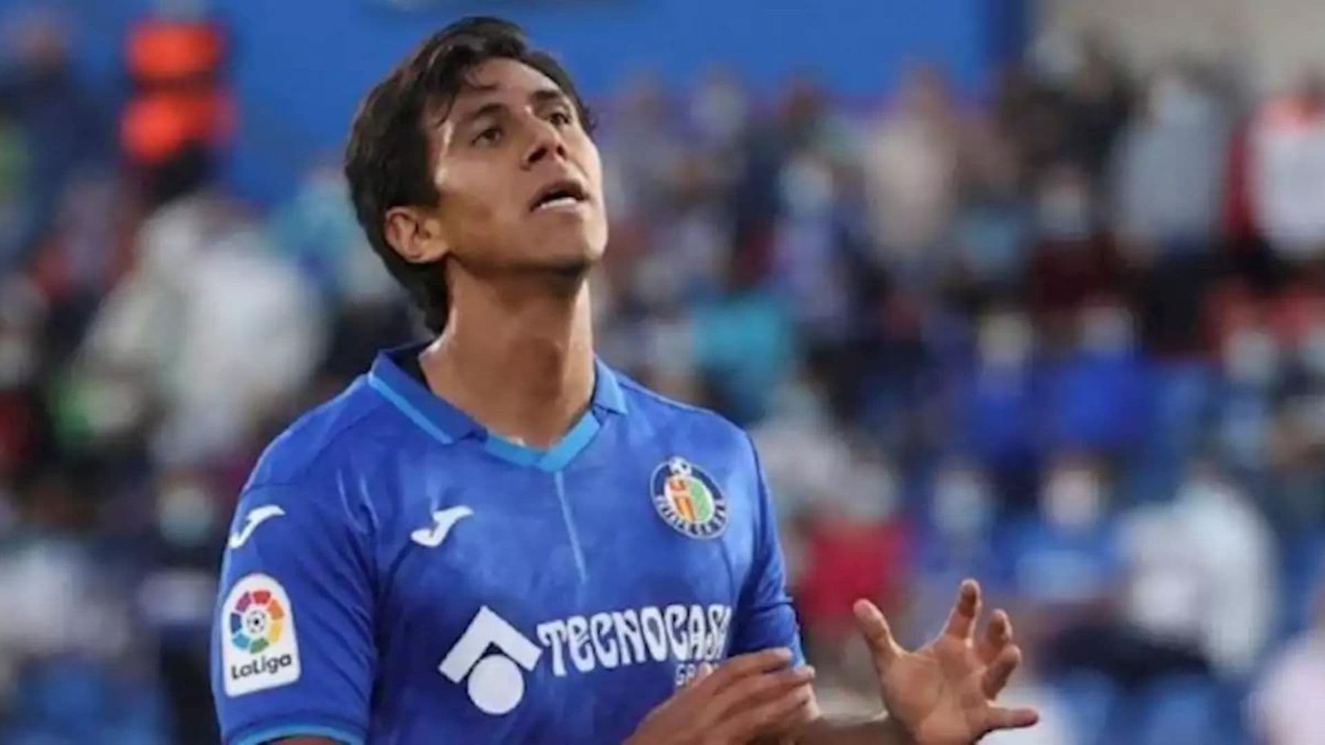 He joined Getafe on a 1-year loan from Chivas.