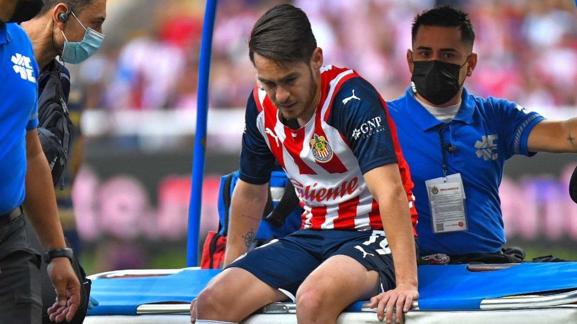 He left injured during the first half of the game against Pumas.
