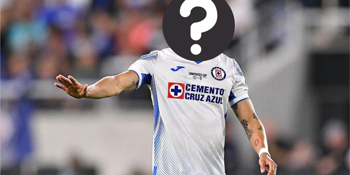 He might have to sign with Los Cementeros if he intends to play the next six months and be considered to Tata Martin's squad