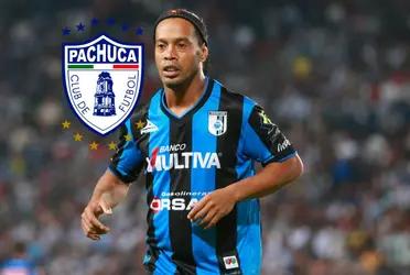 He played for Gallos Blancos in 2015.