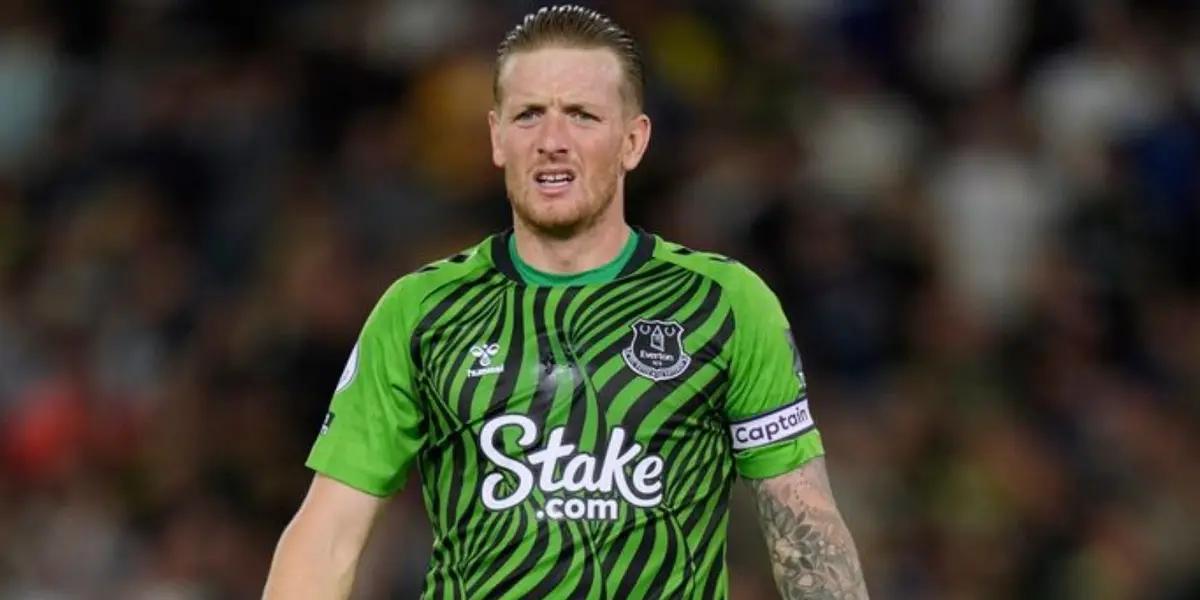 He plays in England and is a fundamental part of his team