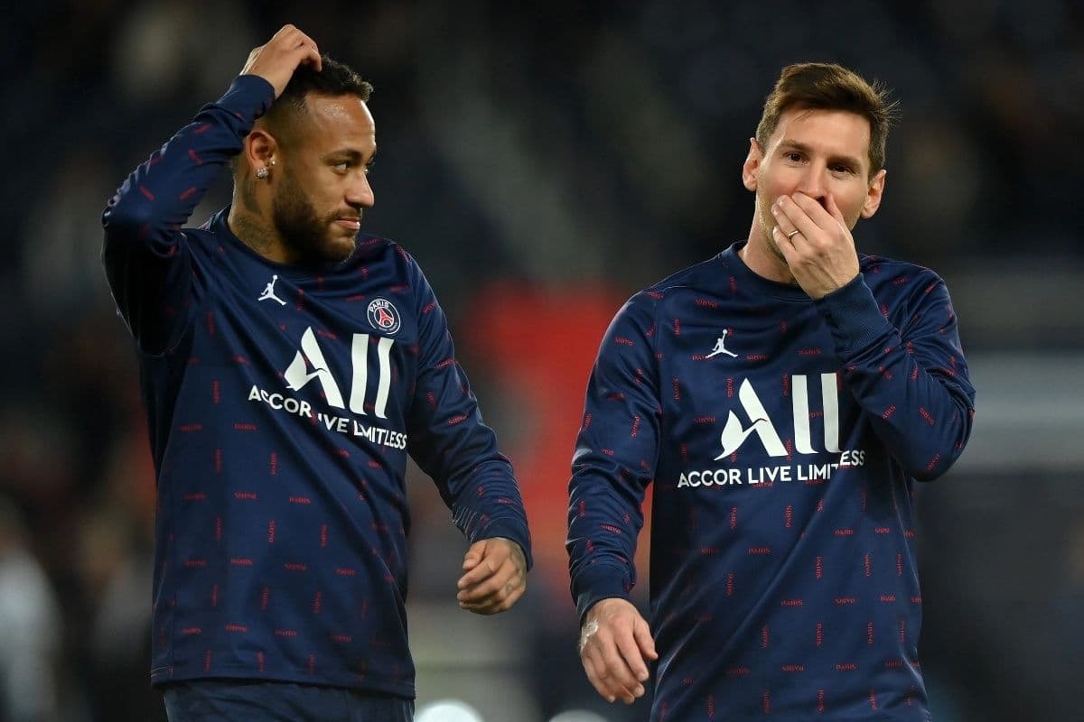 He questioned the behavior of the world champion, now he has a bad time in the Premier League