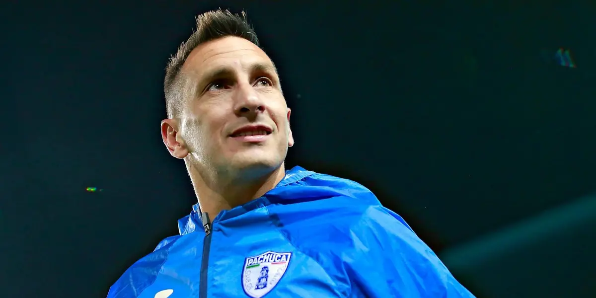 He retired with CF Pachuca in 2018.