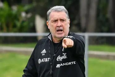 He said he thinks he's not the answer for what El Tri needs in a World Cup.