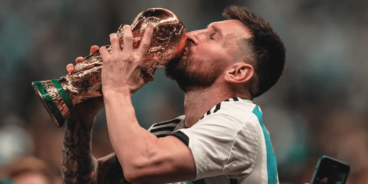 He was born in the Aztec country, but he asks Lionel Scaloni for a space to share the field with the captain of Argentina