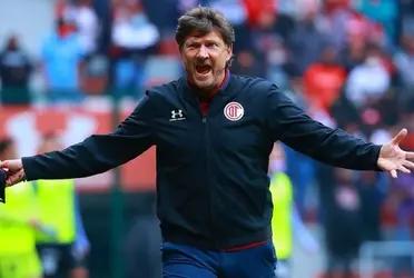 Hernan Cristante arrived in Mexico on February 10, 1994 and he did it to stay. To capture his figure and talent in the framework of the Red Devils of Toluca and leave a mark, deep, indelible, superb