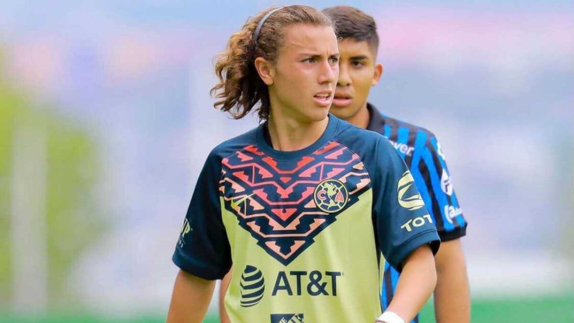 He's 18 years old and has been part of Liga MX teams like Querétaro and Atlético San Luis.