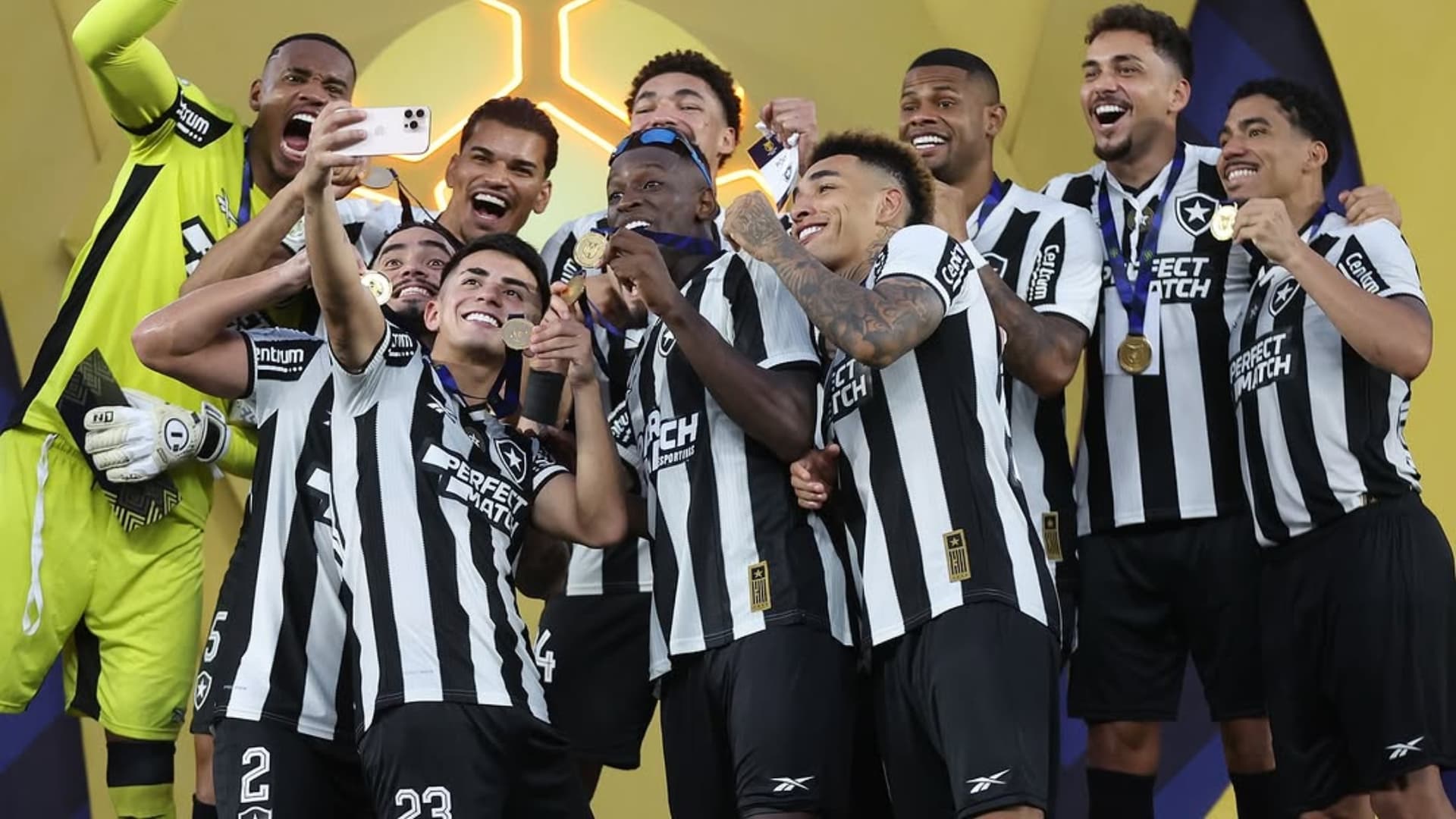 High-Priced Hernández Targeted by Botafogo and Monterre. Photo: Instagram