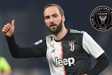 Higuaín and Mas met at the airport and everything seems to indicate that the Argentinian striker will be presented as a new Inter player in the next few hours.